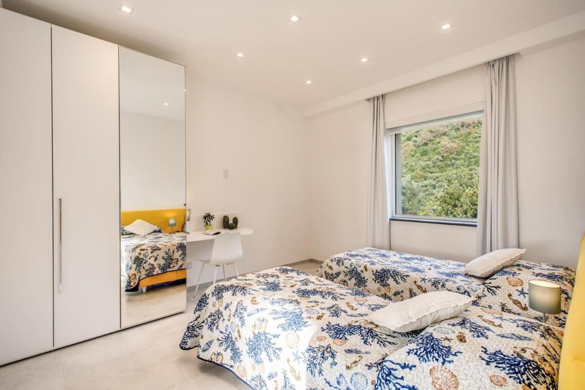 فيلا Relais Mamma Mia Sea Views Pool & Terraces ماسّا لوبْرينسِ المظهر الخارجي الصورة