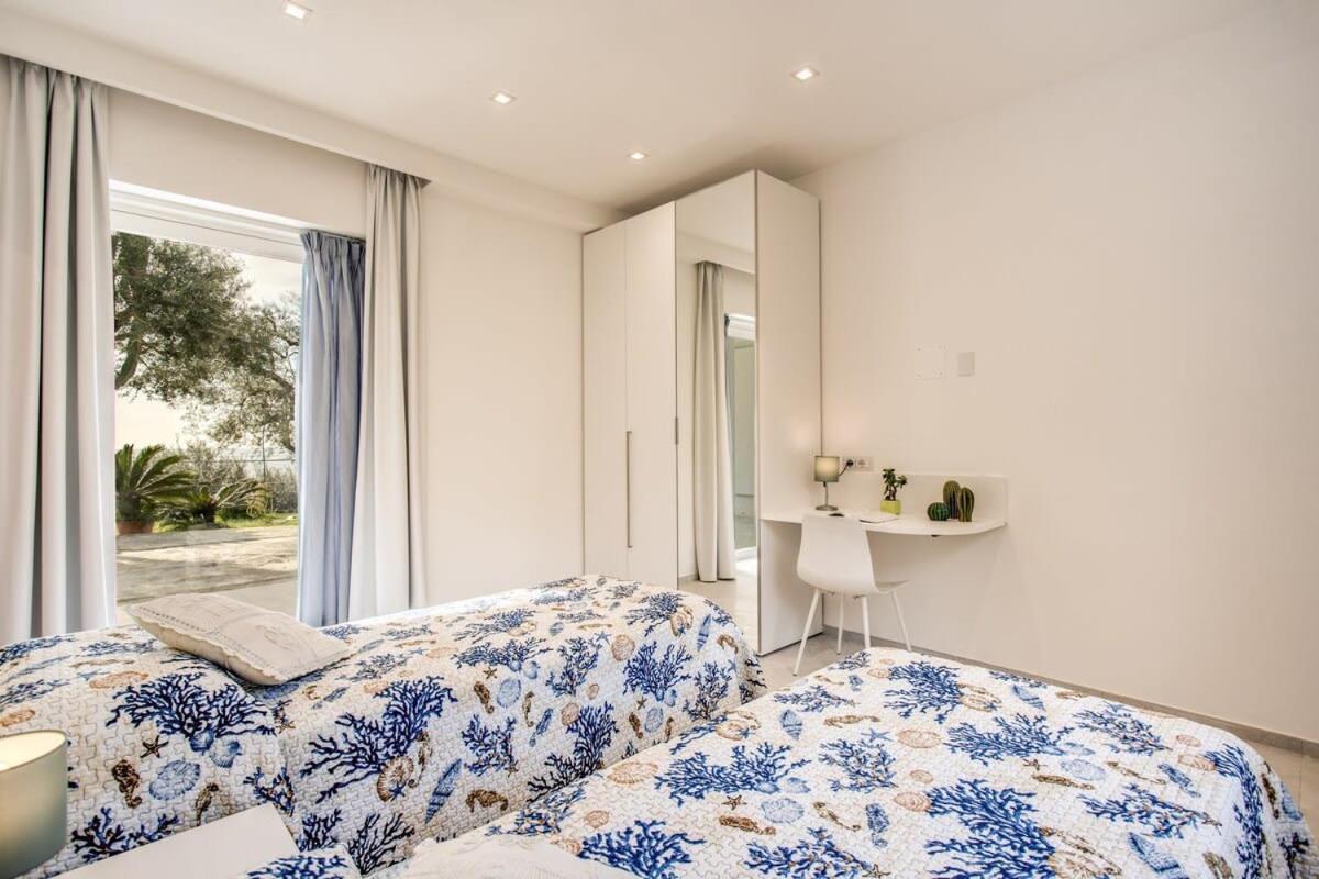 فيلا Relais Mamma Mia Sea Views Pool & Terraces ماسّا لوبْرينسِ المظهر الخارجي الصورة