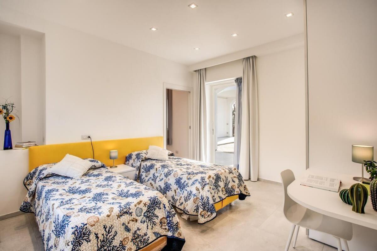 فيلا Relais Mamma Mia Sea Views Pool & Terraces ماسّا لوبْرينسِ المظهر الخارجي الصورة